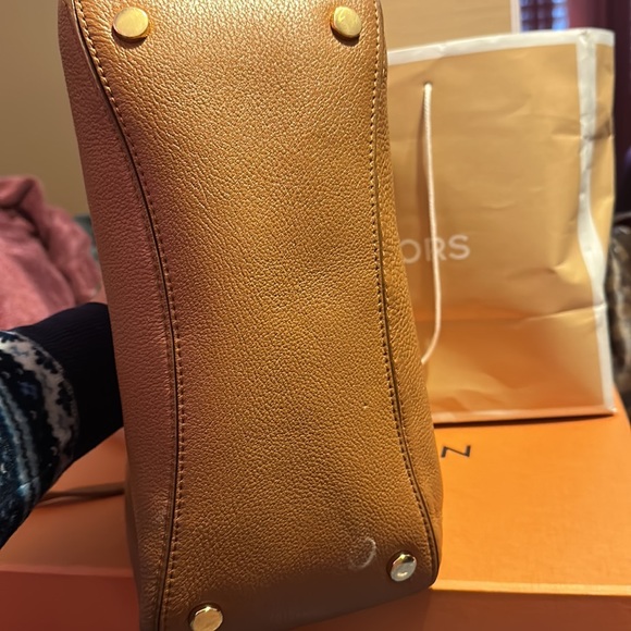 Michael Kors Brown bag with both cross body strap and handle. Crossbody - Picture 3 of 5